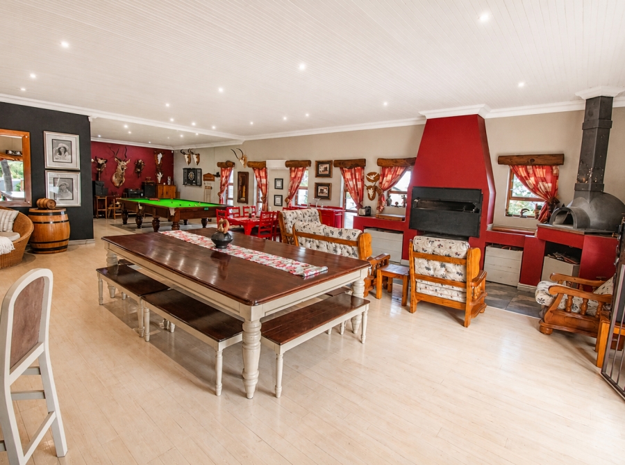 To Let 7 Bedroom Property for Rent in Humansdorp Eastern Cape